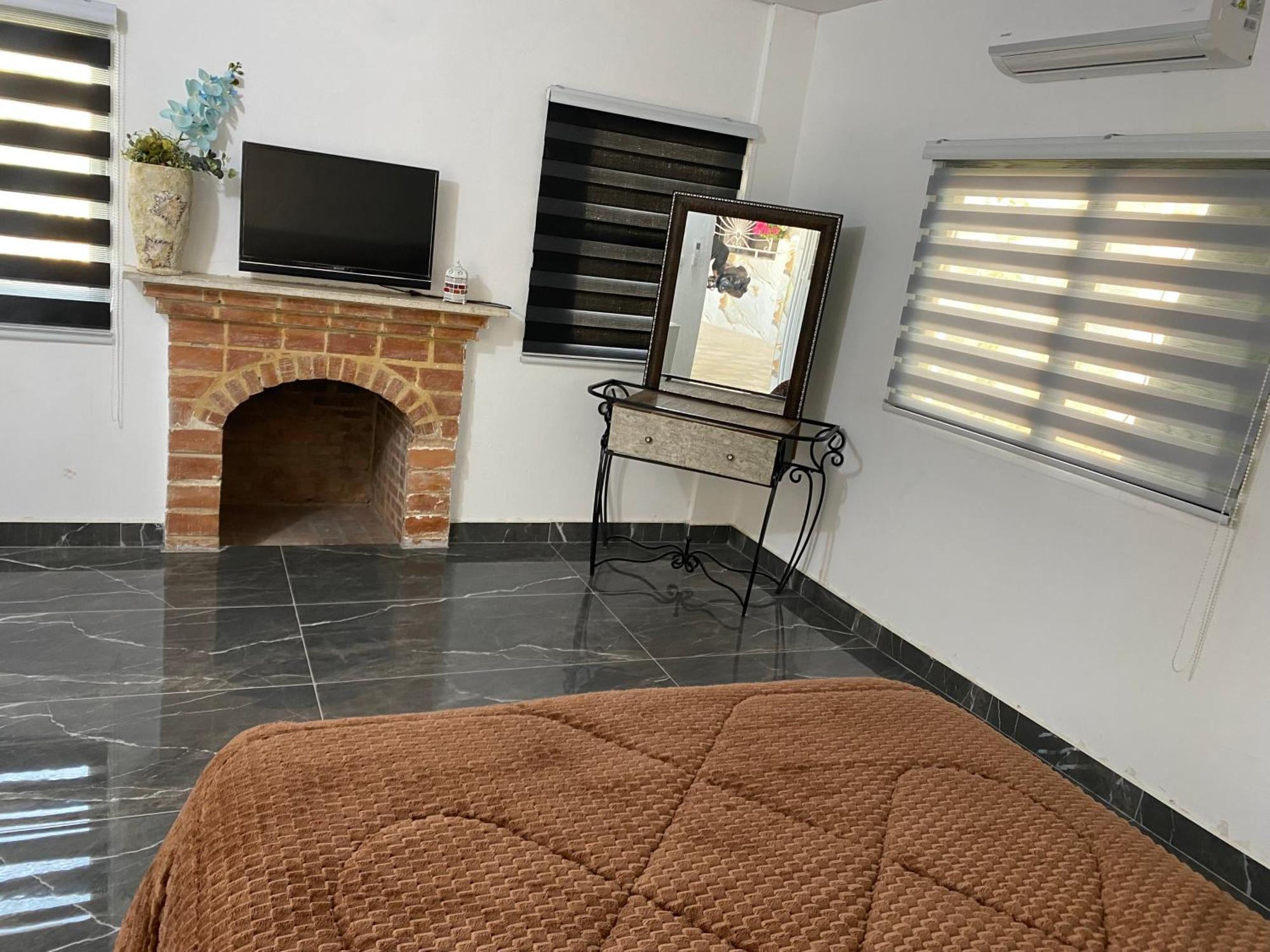 Huseein Rooms 제라시 외부 사진
